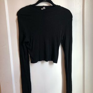 Black long sleeve crop top